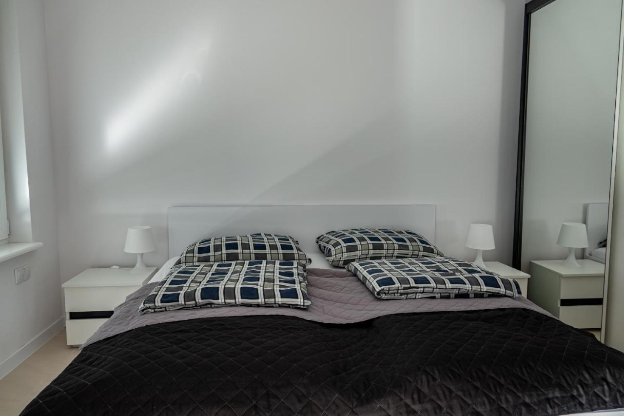 Apartament Przy Parku Z Duzym Tarasem ,Prywatny Parking Apartment ชวีโนวิชแจ ภายนอก รูปภาพ