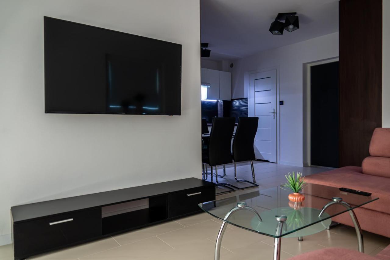 Apartament Przy Parku Z Duzym Tarasem ,Prywatny Parking Apartment ชวีโนวิชแจ ภายนอก รูปภาพ