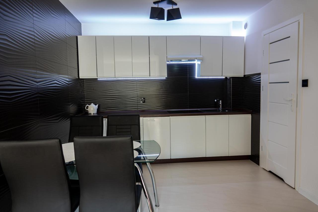 Apartament Przy Parku Z Duzym Tarasem ,Prywatny Parking Apartment ชวีโนวิชแจ ภายนอก รูปภาพ